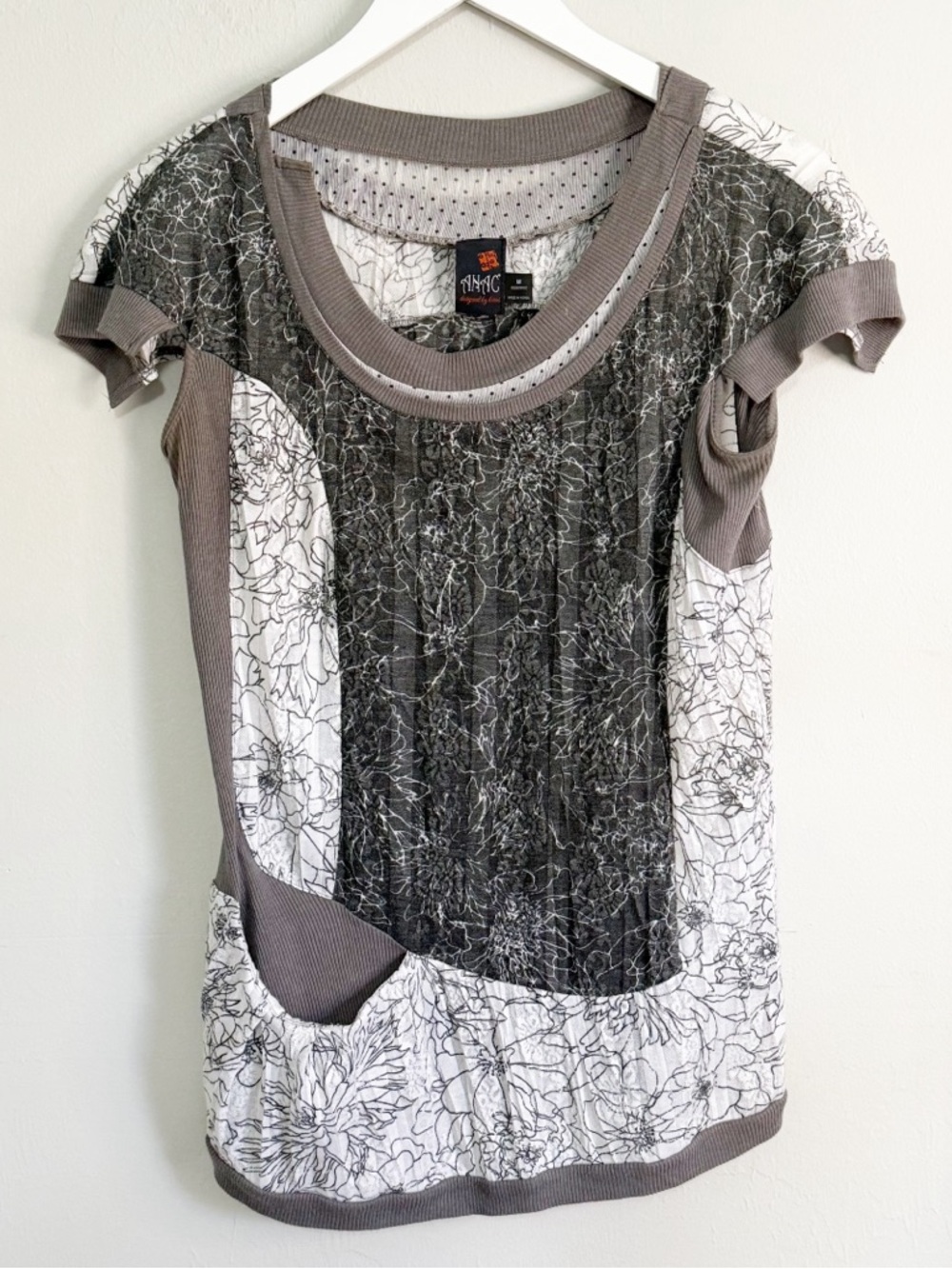 ANAC Women’s Black Gray White Pieced Floral ART TO WEAR Top Pocket Korea Size M